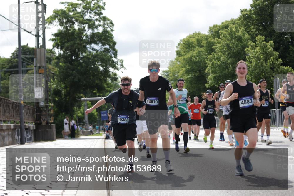 29.06.2025 - hella hamburg halbmarathon Jannik Wohlers http://msf.ph/oto/8153689 29.06.2025 10:15:55 Lombardsbrücke 1212, 1244, 1599, 2803, 2835, 3030, 3134, 3648, 4583, 4637, 5046, 5294, 6024, 7753, 8274, 8597, 8645, 9601, 9628, 9802, 9810, 9881, 10107, 10139, 10141, 10183, 10292, 10844, 10990, 11344, 11345, 11752, 12572, 13215, 13610, 13727, 15332, 15388, 15487, 15724, 16199, 16456, 16921, 17422, 17592, 17694, 17806, 17854, 17942, 18735 meine-sportfotos.de
