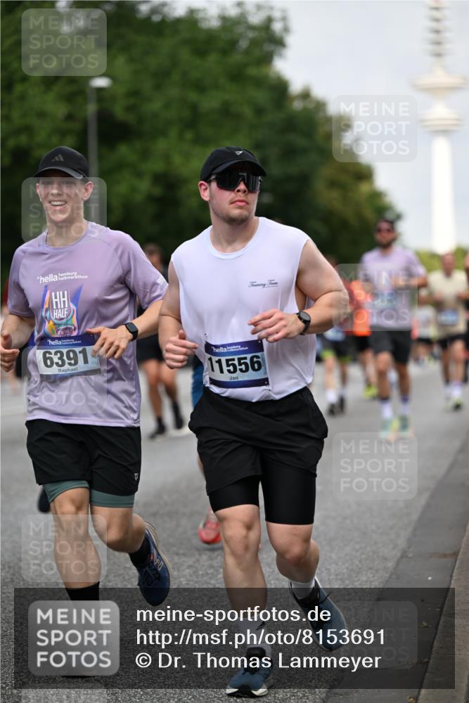 29.06.2025 - hella hamburg halbmarathon Dr. Thomas Lammeyer http://msf.ph/oto/8153691 29.06.2025 10:07:47 Kennedybrücke 1114, 1885, 2594, 2683, 2759, 3001, 4095, 4307, 4511, 4587, 5384, 5396, 5464, 5613, 6217, 6391, 6453, 7006, 7277, 7278, 7279, 7306, 7935, 8469, 8484, 8614, 9453, 10389, 11402 meine-sportfotos.de