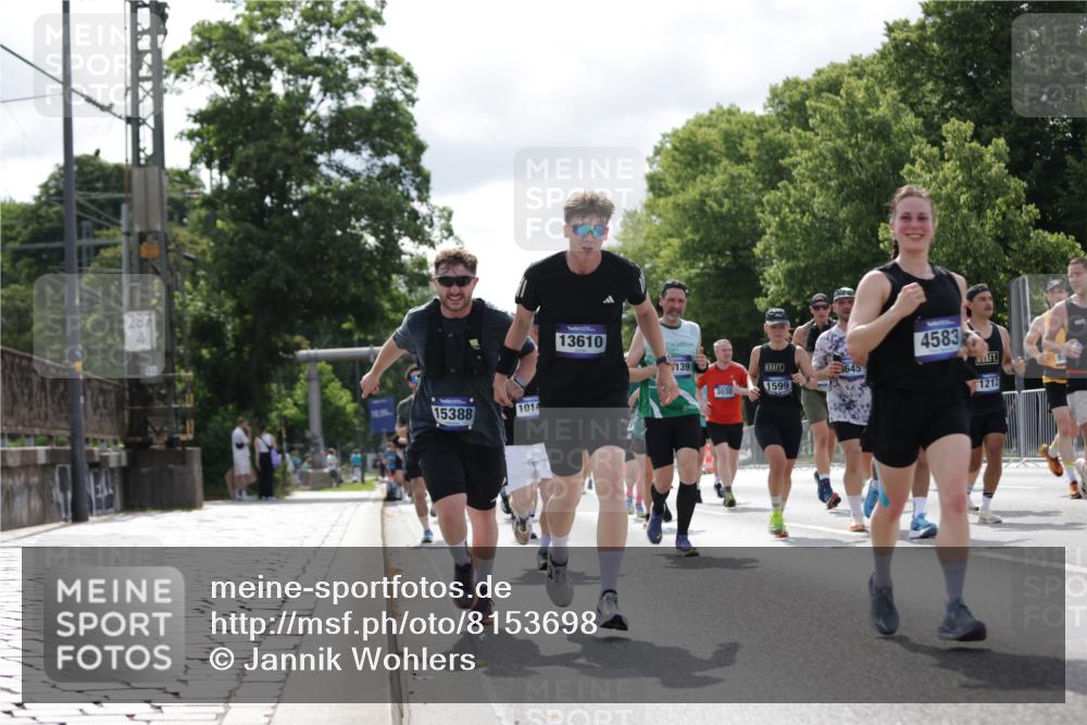 29.06.2025 - hella hamburg halbmarathon Jannik Wohlers http://msf.ph/oto/8153698 29.06.2025 10:15:56 Lombardsbrücke 1212, 1244, 1599, 2803, 2835, 3030, 3134, 3648, 4583, 4637, 5294, 6024, 7753, 8274, 8597, 8645, 8847, 9601, 9628, 9802, 9810, 9881, 10107, 10139, 10141, 10183, 10292, 10844, 10990, 11344, 11345, 11752, 12572, 13215, 13220, 13610, 13727, 15332, 15388, 15487, 15724, 16199, 16456, 16607, 16921, 17422, 17592, 17694, 17806, 17854, 17942, 18735 meine-sportfotos.de