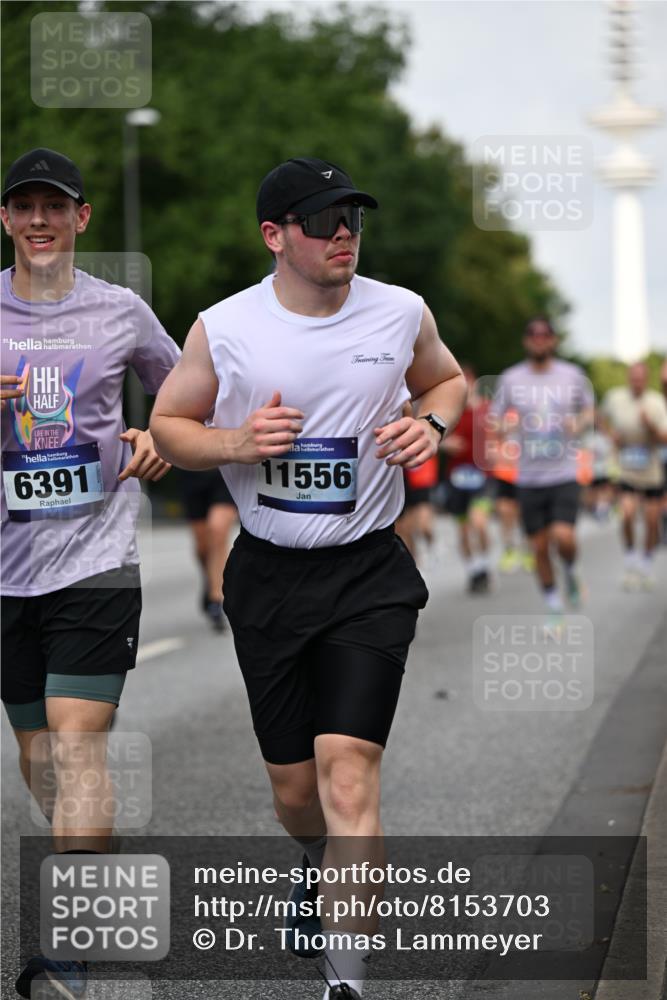 29.06.2025 - hella hamburg halbmarathon Dr. Thomas Lammeyer http://msf.ph/oto/8153703 29.06.2025 10:07:47 Kennedybrücke 1114, 1885, 2594, 2683, 2759, 3001, 4095, 4307, 4511, 4587, 5384, 5396, 5464, 5613, 6217, 6391, 6453, 7006, 7277, 7278, 7279, 7306, 7935, 8469, 8484, 8614, 9453, 10389, 11402 meine-sportfotos.de