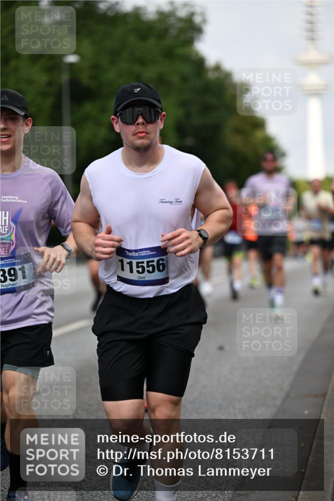 29.06.2025 - hella hamburg halbmarathon Dr. Thomas Lammeyer http://msf.ph/oto/8153711 29.06.2025 10:07:47 Kennedybrücke 1114, 1885, 2594, 2683, 2759, 3001, 4095, 4307, 4511, 4587, 5384, 5396, 5464, 5613, 6217, 6391, 6453, 7006, 7277, 7278, 7279, 7306, 7935, 8469, 8484, 8614, 9453, 10389, 11402 meine-sportfotos.de