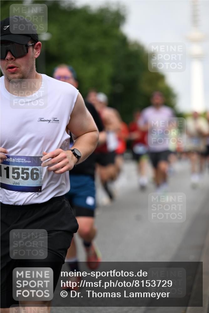 29.06.2025 - hella hamburg halbmarathon Dr. Thomas Lammeyer http://msf.ph/oto/8153729 29.06.2025 10:07:48 Kennedybrücke 1885, 2594, 2683, 2759, 3001, 4095, 4307, 4511, 4587, 5384, 5396, 5464, 5613, 6217, 6391, 6453, 7006, 7277, 7278, 7279, 7306, 7935, 8469, 8484, 8614, 9453, 9899, 10389, 11402 meine-sportfotos.de