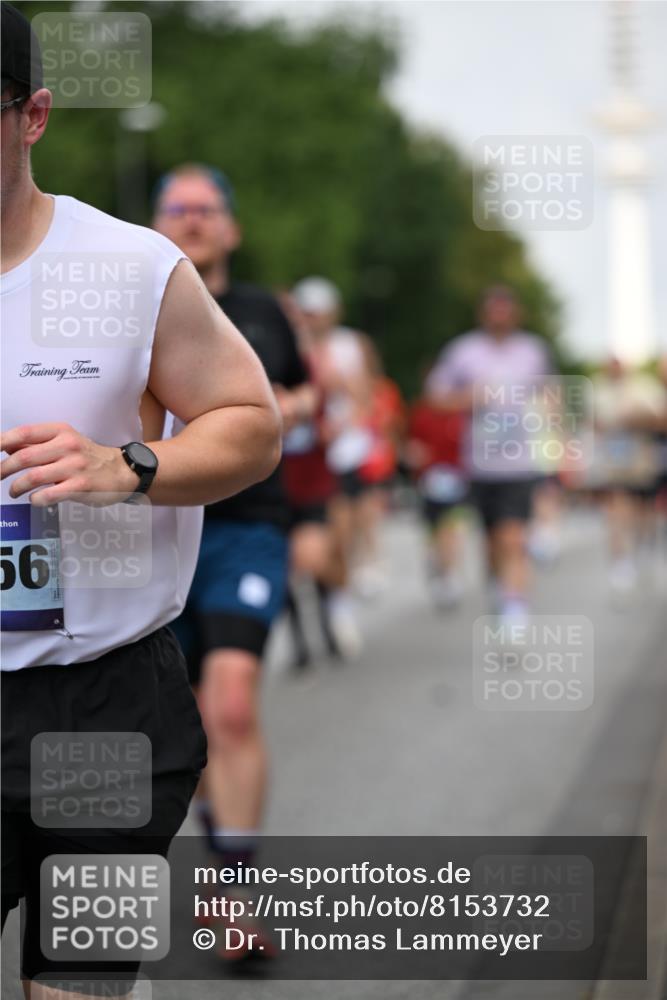 29.06.2025 - hella hamburg halbmarathon Dr. Thomas Lammeyer http://msf.ph/oto/8153732 29.06.2025 10:07:48 Kennedybrücke 1885, 2594, 2683, 2759, 3001, 4095, 4307, 4511, 4587, 5384, 5396, 5464, 5613, 6217, 6391, 6453, 7006, 7277, 7278, 7279, 7306, 7935, 8469, 8484, 8614, 9453, 9899, 10389, 11402 meine-sportfotos.de
