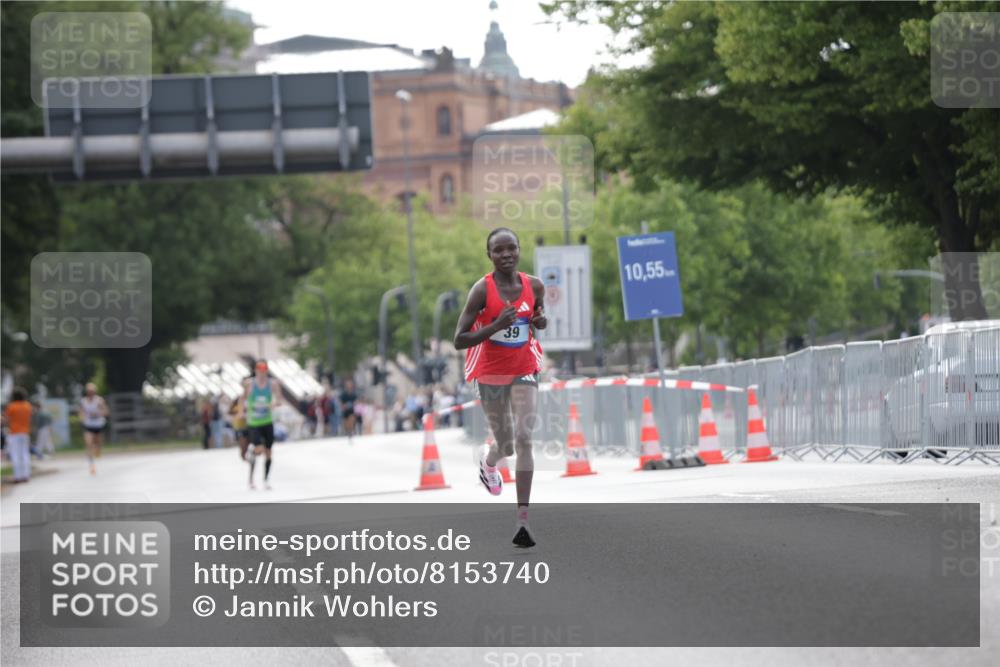 29.06.2025 - hella hamburg halbmarathon Jannik Wohlers http://msf.ph/oto/8153740 29.06.2025 09:35:00 Lombardsbrücke 36, 39 meine-sportfotos.de