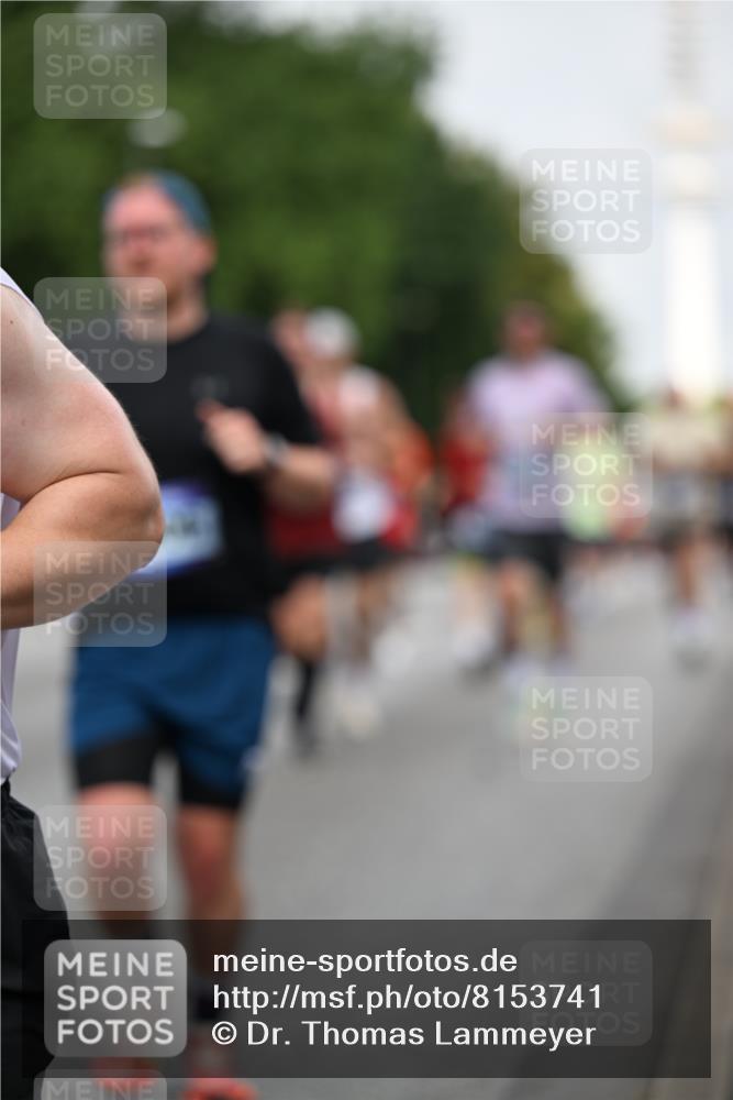 29.06.2025 - hella hamburg halbmarathon Dr. Thomas Lammeyer http://msf.ph/oto/8153741 29.06.2025 10:07:48 Kennedybrücke 1885, 2594, 2683, 2759, 3001, 4095, 4307, 4511, 4587, 5384, 5396, 5464, 5613, 6217, 6391, 6453, 7006, 7277, 7278, 7279, 7306, 7935, 8469, 8484, 8614, 9453, 9899, 10389, 11402 meine-sportfotos.de