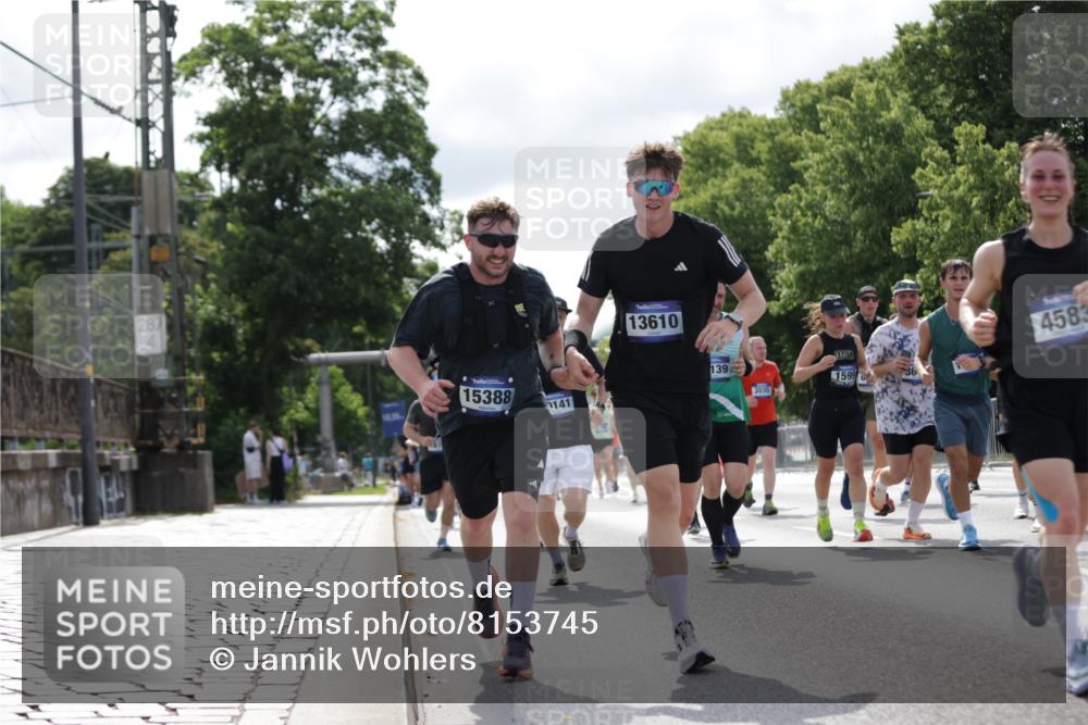 29.06.2025 - hella hamburg halbmarathon Jannik Wohlers http://msf.ph/oto/8153745 29.06.2025 10:15:56 Lombardsbrücke 1212, 1244, 1599, 2803, 2835, 3030, 3134, 3648, 4583, 4637, 5294, 6024, 7753, 8274, 8597, 8645, 8847, 9601, 9628, 9802, 9810, 9881, 10107, 10139, 10141, 10183, 10292, 10844, 10990, 11344, 11345, 11752, 12572, 13215, 13220, 13610, 13727, 15332, 15388, 15487, 15724, 16199, 16456, 16607, 16921, 17422, 17592, 17694, 17806, 17854, 17942, 18735 meine-sportfotos.de