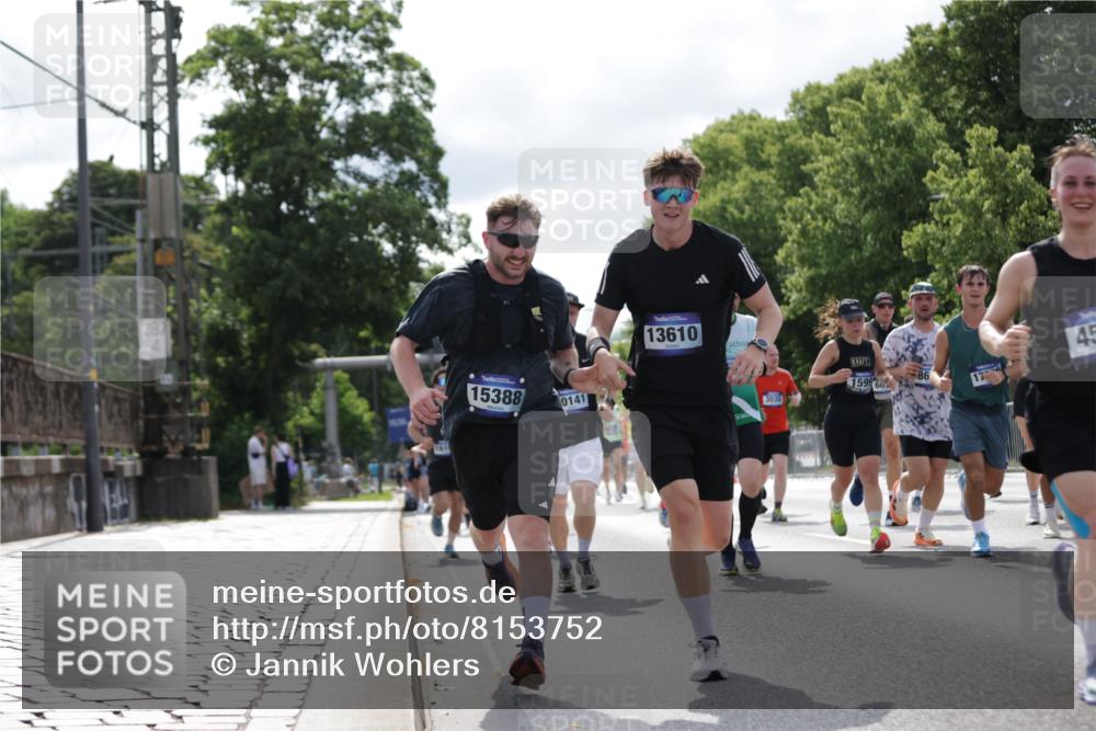 29.06.2025 - hella hamburg halbmarathon Jannik Wohlers http://msf.ph/oto/8153752 29.06.2025 10:15:56 Lombardsbrücke 1212, 1244, 1599, 2803, 2835, 3030, 3134, 3648, 4583, 4637, 5294, 6024, 7753, 8274, 8597, 8645, 8847, 9601, 9628, 9802, 9810, 9881, 10107, 10139, 10141, 10183, 10292, 10844, 10990, 11344, 11345, 11752, 12572, 13215, 13220, 13610, 13727, 15332, 15388, 15487, 15724, 16199, 16456, 16607, 16921, 17422, 17592, 17694, 17806, 17854, 17942, 18735 meine-sportfotos.de