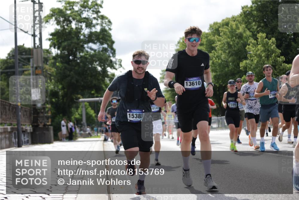 29.06.2025 - hella hamburg halbmarathon Jannik Wohlers http://msf.ph/oto/8153769 29.06.2025 10:15:56 Lombardsbrücke 1212, 1244, 1599, 2803, 2835, 3030, 3134, 3648, 4583, 4637, 5294, 6024, 7753, 8274, 8597, 8645, 8847, 9601, 9628, 9802, 9810, 9881, 10107, 10139, 10141, 10183, 10292, 10844, 10990, 11344, 11345, 11752, 12572, 13215, 13220, 13610, 13727, 15332, 15388, 15487, 15724, 16199, 16456, 16607, 16921, 17422, 17592, 17694, 17806, 17854, 17942, 18735 meine-sportfotos.de