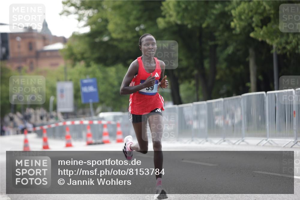 29.06.2025 - hella hamburg halbmarathon Jannik Wohlers http://msf.ph/oto/8153784 29.06.2025 09:35:03 Lombardsbrücke 36, 39 meine-sportfotos.de