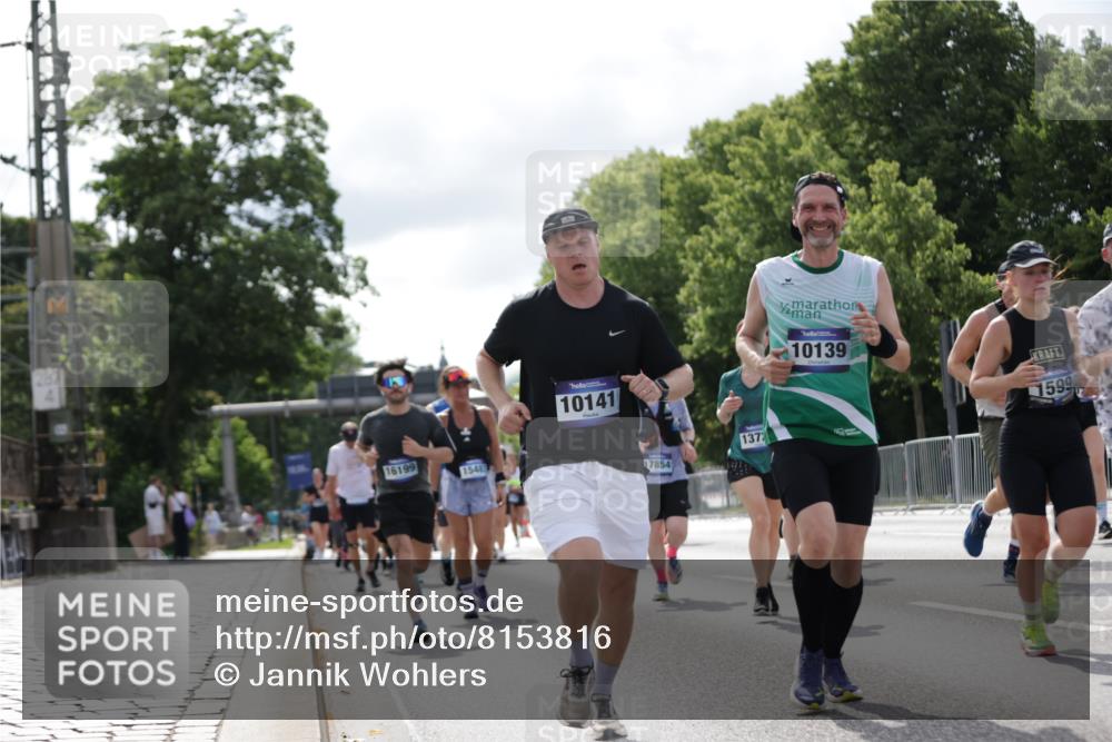 29.06.2025 - hella hamburg halbmarathon Jannik Wohlers http://msf.ph/oto/8153816 29.06.2025 10:15:58 Lombardsbrücke 1212, 1244, 1599, 2835, 3030, 3134, 3156, 3484, 3648, 4583, 4637, 5294, 6024, 7753, 8295, 8597, 8645, 8707, 8847, 9601, 9628, 9810, 9881, 10139, 10141, 10183, 10292, 10990, 11344, 11345, 11752, 12572, 13215, 13220, 13610, 13727, 13835, 14857, 15332, 15388, 15487, 16186, 16199, 16456, 16607, 16921, 17422, 17592, 17694, 17806, 17854, 17942, 18735 meine-sportfotos.de