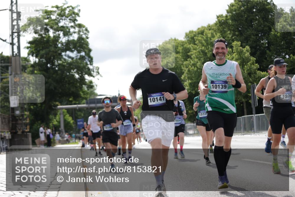 29.06.2025 - hella hamburg halbmarathon Jannik Wohlers http://msf.ph/oto/8153821 29.06.2025 10:15:58 Lombardsbrücke 1212, 1244, 1599, 2835, 3030, 3134, 3156, 3484, 3648, 4583, 4637, 5294, 6024, 7753, 8295, 8597, 8645, 8707, 8847, 9601, 9628, 9810, 9881, 10139, 10141, 10183, 10292, 10990, 11344, 11345, 11752, 12572, 13215, 13220, 13610, 13727, 13835, 14857, 15332, 15388, 15487, 16186, 16199, 16456, 16607, 16921, 17422, 17592, 17694, 17806, 17854, 17942, 18735 meine-sportfotos.de