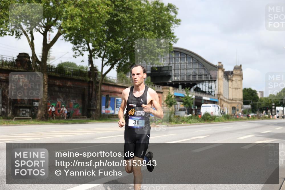 29.06.2025 - hella hamburg halbmarathon Yannick Fuchs http://msf.ph/oto/8153843 29.06.2025 10:10:13 20KM 31, 19227 meine-sportfotos.de