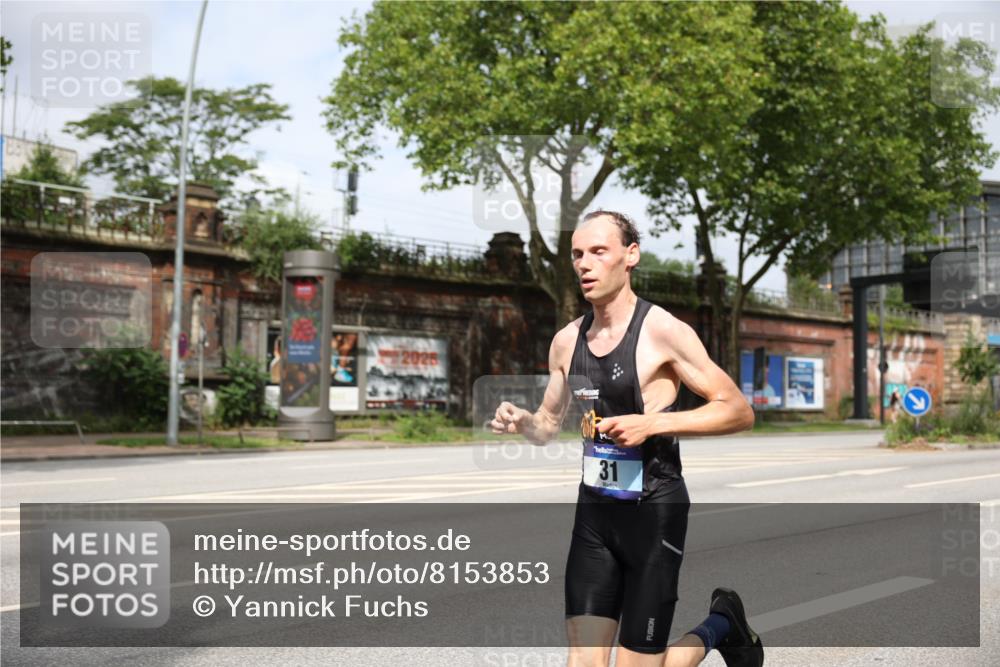 29.06.2025 - hella hamburg halbmarathon Yannick Fuchs http://msf.ph/oto/8153853 29.06.2025 10:10:13 20KM 31, 19227 meine-sportfotos.de