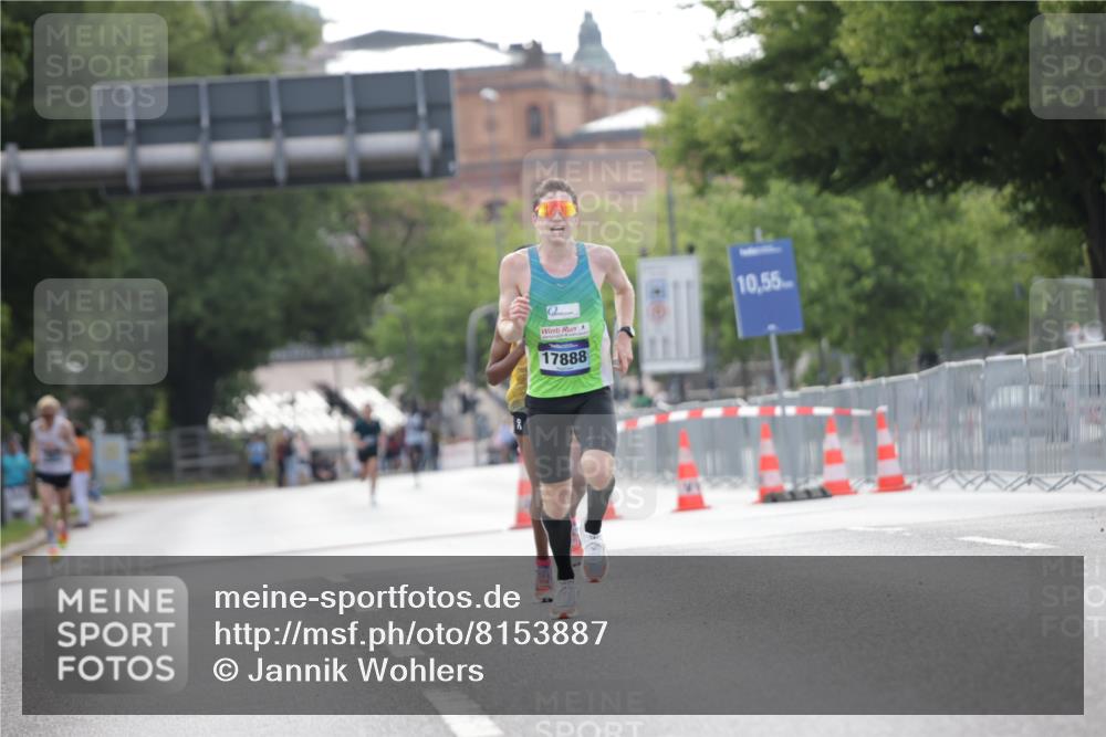 29.06.2025 - hella hamburg halbmarathon Jannik Wohlers http://msf.ph/oto/8153887 29.06.2025 09:35:11 Lombardsbrücke 36, 39, 47, 17888 meine-sportfotos.de