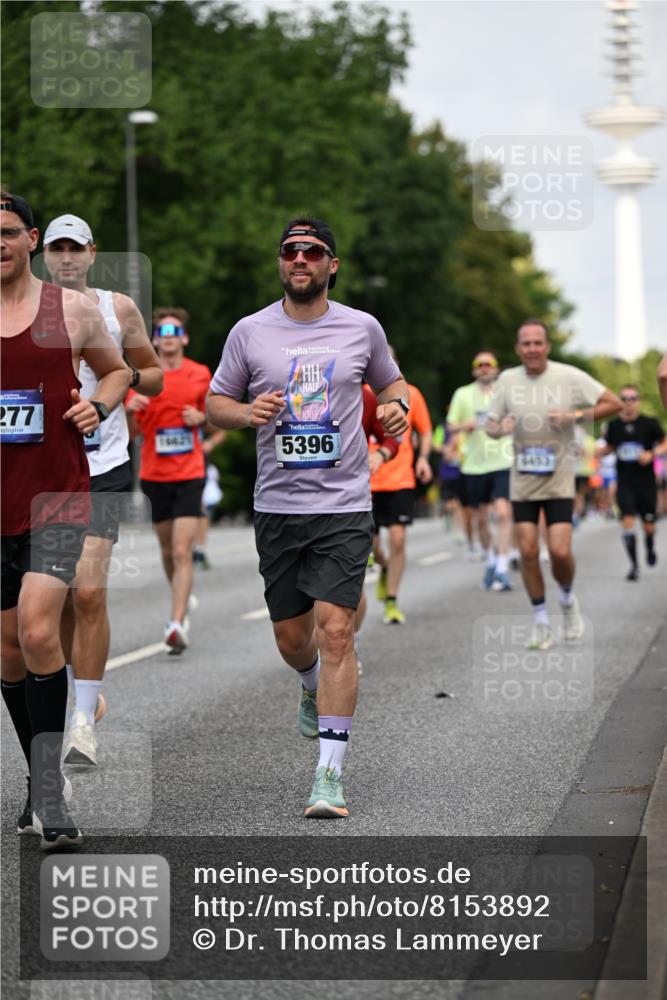 29.06.2025 - hella hamburg halbmarathon Dr. Thomas Lammeyer http://msf.ph/oto/8153892 29.06.2025 10:07:50 Kennedybrücke 1450, 1885, 2594, 2683, 2759, 4095, 4307, 4511, 4587, 5384, 5396, 5464, 5613, 6391, 6453, 7006, 7277, 7278, 7279, 7306, 7935, 8422, 8423, 8469, 8484, 9453, 9899, 10389, 11402 meine-sportfotos.de