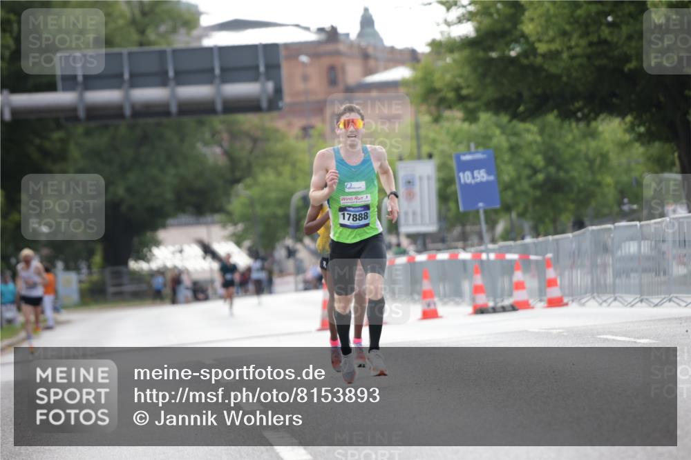 29.06.2025 - hella hamburg halbmarathon Jannik Wohlers http://msf.ph/oto/8153893 29.06.2025 09:35:11 Lombardsbrücke 36, 39, 47, 17888 meine-sportfotos.de