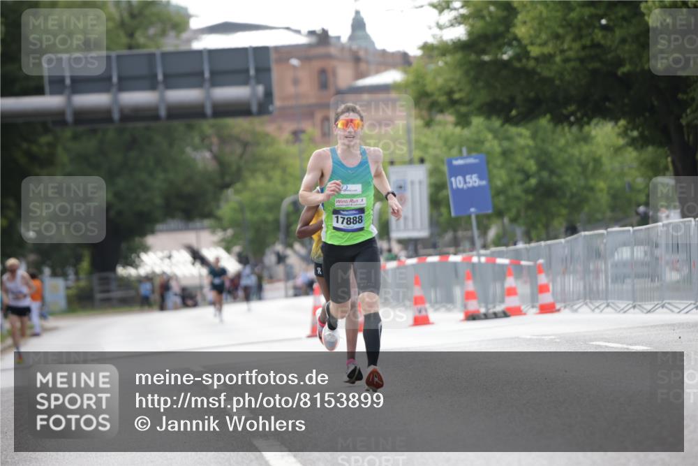 29.06.2025 - hella hamburg halbmarathon Jannik Wohlers http://msf.ph/oto/8153899 29.06.2025 09:35:11 Lombardsbrücke 36, 39, 47, 17888 meine-sportfotos.de