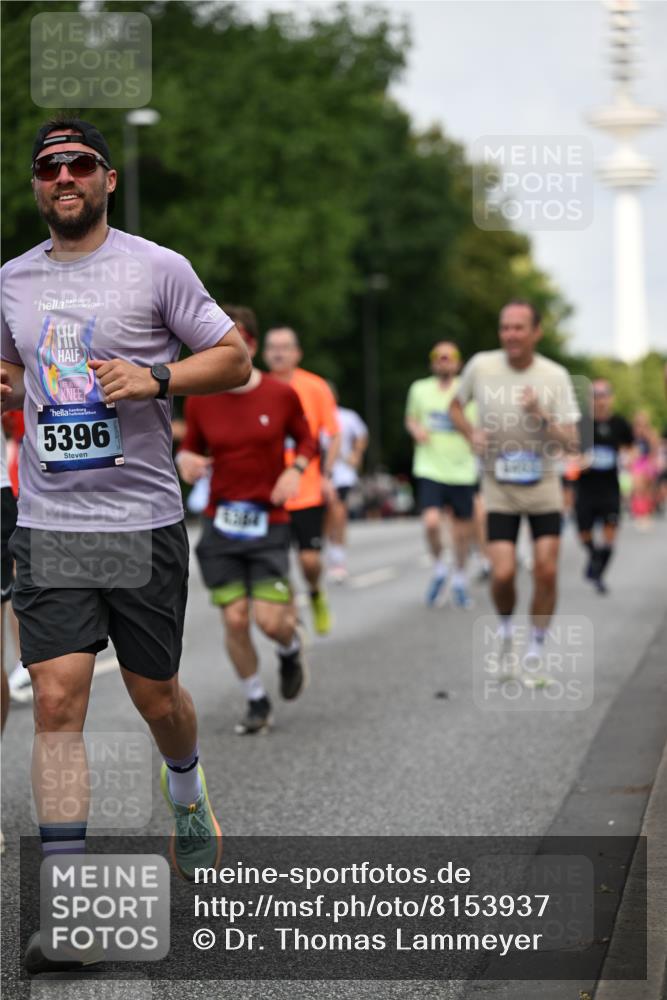 29.06.2025 - hella hamburg halbmarathon Dr. Thomas Lammeyer http://msf.ph/oto/8153937 29.06.2025 10:07:52 Kennedybrücke 1450, 1885, 2594, 2683, 2759, 4095, 4307, 4511, 4587, 5058, 5384, 5396, 5464, 5613, 6142, 6391, 6453, 7006, 7277, 7278, 7279, 7306, 7935, 8421, 8422, 8423, 8469, 8484, 9453, 9899, 10389, 11402 meine-sportfotos.de