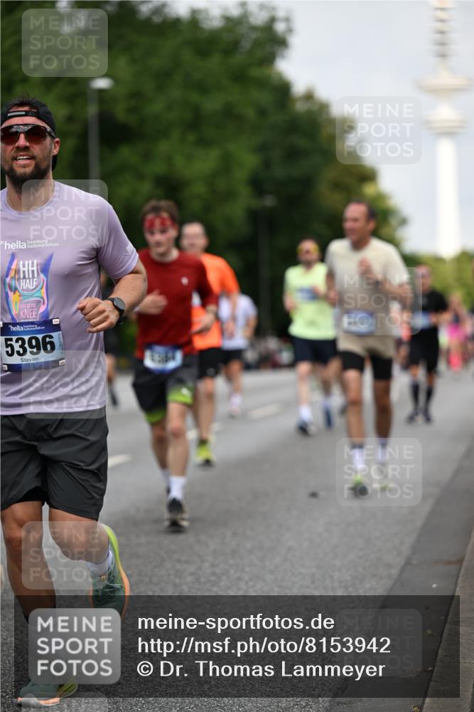 29.06.2025 - hella hamburg halbmarathon Dr. Thomas Lammeyer http://msf.ph/oto/8153942 29.06.2025 10:07:52 Kennedybrücke 1450, 1885, 2594, 2683, 2759, 4095, 4307, 4511, 4587, 5058, 5384, 5396, 5464, 5613, 6142, 6391, 6453, 7006, 7277, 7278, 7279, 7306, 7935, 8421, 8422, 8423, 8469, 8484, 9453, 9899, 10389, 11402 meine-sportfotos.de