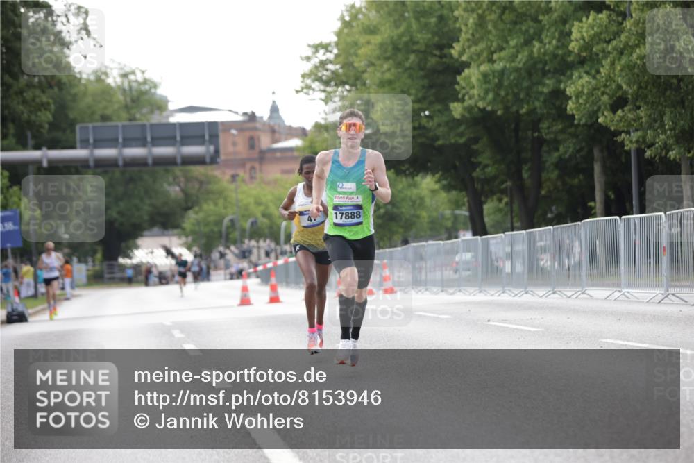 29.06.2025 - hella hamburg halbmarathon Jannik Wohlers http://msf.ph/oto/8153946 29.06.2025 09:35:12 Lombardsbrücke 36, 39, 47, 17888 meine-sportfotos.de