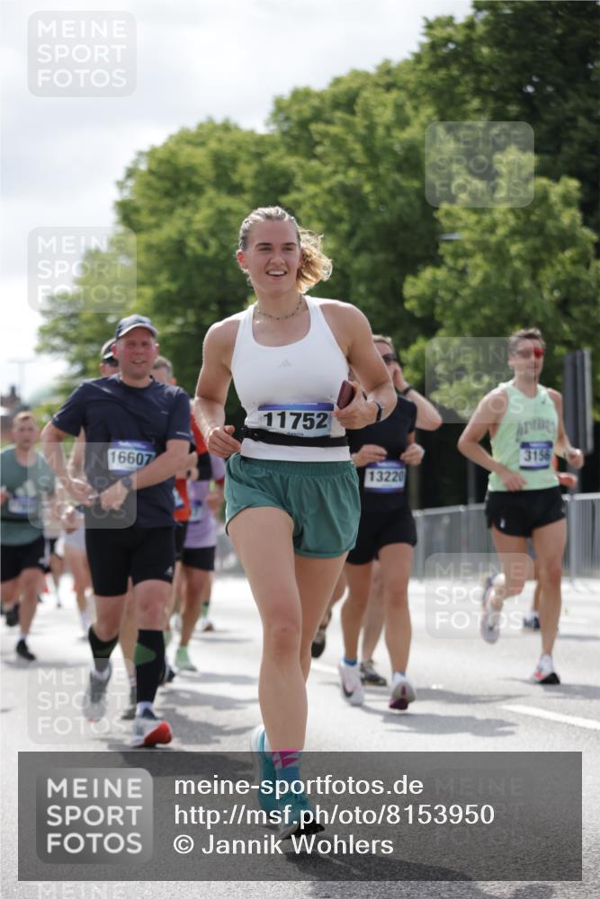 29.06.2025 - hella hamburg halbmarathon Jannik Wohlers http://msf.ph/oto/8153950 29.06.2025 10:16:03 Lombardsbrücke 1212, 1244, 1599, 2347, 3030, 3134, 3156, 3484, 3648, 3687, 4478, 4583, 5294, 6024, 6488, 7158, 7358, 7753, 8295, 8597, 8645, 8707, 8847, 9628, 9664, 9810, 10076, 10139, 10141, 10183, 10575, 11344, 11345, 11752, 12572, 12911, 13215, 13220, 13610, 13712, 13727, 13835, 14857, 15332, 15388, 15487, 16098, 16100, 16186, 16199, 16456, 16607, 16740, 17422, 17592, 17694, 17806, 17838, 17854, 17942 meine-sportfotos.de