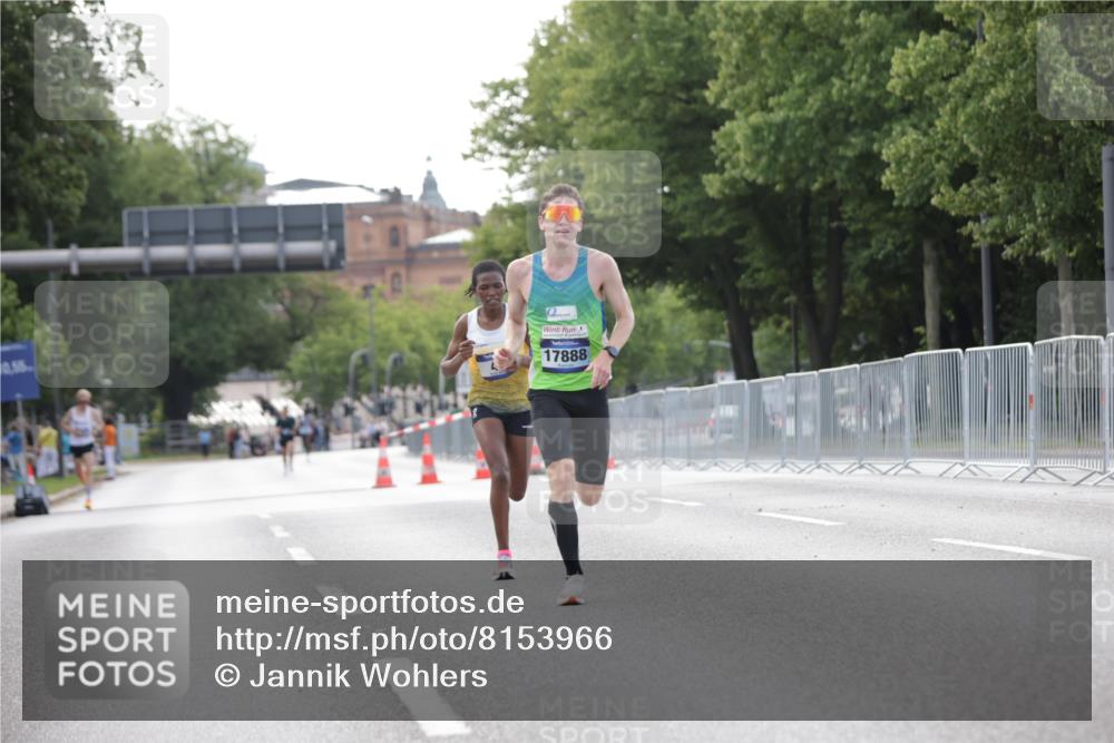 29.06.2025 - hella hamburg halbmarathon Jannik Wohlers http://msf.ph/oto/8153966 29.06.2025 09:35:12 Lombardsbrücke 36, 39, 47, 17888 meine-sportfotos.de