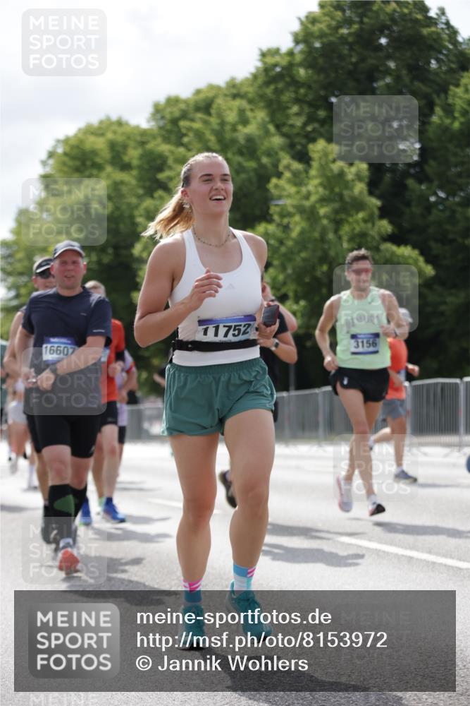 29.06.2025 - hella hamburg halbmarathon Jannik Wohlers http://msf.ph/oto/8153972 29.06.2025 10:16:03 Lombardsbrücke 1212, 1244, 1599, 2347, 3030, 3134, 3156, 3484, 3648, 3687, 4478, 4583, 5294, 6024, 6488, 7158, 7358, 7753, 8295, 8597, 8645, 8707, 8847, 9628, 9664, 9810, 10076, 10139, 10141, 10183, 10575, 11344, 11345, 11752, 12572, 12911, 13215, 13220, 13610, 13712, 13727, 13835, 14857, 15332, 15388, 15487, 16098, 16100, 16186, 16199, 16456, 16607, 16740, 17422, 17592, 17694, 17806, 17838, 17854, 17942 meine-sportfotos.de