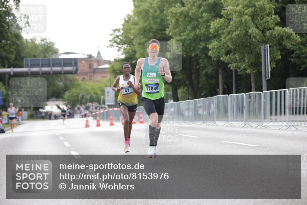 29.06.2025 - hella hamburg halbmarathon Jannik Wohlers http://msf.ph/oto/8153976 29.06.2025 09:35:13 Lombardsbrücke 36, 39, 47, 17888 meine-sportfotos.de