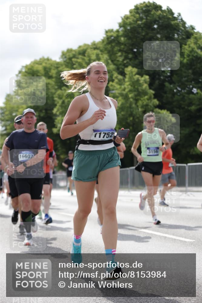 29.06.2025 - hella hamburg halbmarathon Jannik Wohlers http://msf.ph/oto/8153984 29.06.2025 10:16:03 Lombardsbrücke 1212, 1244, 1599, 2347, 3030, 3134, 3156, 3484, 3648, 3687, 4478, 4583, 5294, 6024, 6488, 7158, 7358, 7753, 8295, 8597, 8645, 8707, 8847, 9628, 9664, 9810, 10076, 10139, 10141, 10183, 10575, 11344, 11345, 11752, 12572, 12911, 13215, 13220, 13610, 13712, 13727, 13835, 14857, 15332, 15388, 15487, 16098, 16100, 16186, 16199, 16456, 16607, 16740, 17422, 17592, 17694, 17806, 17838, 17854, 17942 meine-sportfotos.de