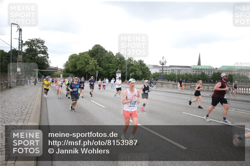 29.06.2025 - hella hamburg halbmarathon Jannik Wohlers http://msf.ph/oto/8153987 29.06.2025 10:53:16 Lombardsbrücke 1709, 1753, 1984, 2429, 3055, 4595, 4801, 5562, 5856, 5857, 6039, 6041, 6044, 6273, 6306, 6913, 6996, 7039, 7537, 7611, 7890, 9077, 9456, 9531, 9771, 9785, 11489, 11493, 11914, 12068, 12082, 12259, 12280, 12459, 13072, 13316, 13351, 14799, 14927, 15047, 15118, 15290, 15292, 15498, 15804, 15821, 15822, 16313, 16748, 16979, 17236, 17255, 17709, 18057, 18059, 18079, 18083, 18532, 18609, 18902 meine-sportfotos.de