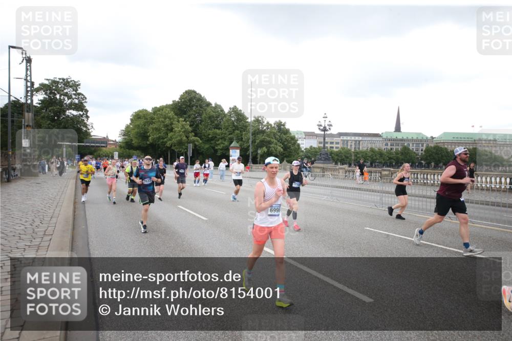 29.06.2025 - hella hamburg halbmarathon Jannik Wohlers http://msf.ph/oto/8154001 29.06.2025 10:53:17 Lombardsbrücke 1709, 1753, 1984, 2079, 2429, 3055, 4595, 4801, 5430, 5562, 5856, 5857, 6039, 6041, 6044, 6273, 6306, 6913, 6996, 7039, 7537, 7611, 7890, 9077, 9456, 9531, 9771, 9785, 11489, 11493, 12068, 12082, 12259, 12280, 12459, 13072, 13316, 13351, 14799, 14927, 15047, 15118, 15290, 15292, 15498, 15804, 15821, 15822, 16313, 16748, 16979, 17236, 17255, 17709, 18057, 18059, 18079, 18083, 18532, 18609, 18902 meine-sportfotos.de