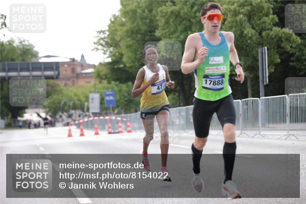 29.06.2025 - hella hamburg halbmarathon Jannik Wohlers http://msf.ph/oto/8154022 29.06.2025 09:35:14 Lombardsbrücke 36, 39, 47, 17888 meine-sportfotos.de