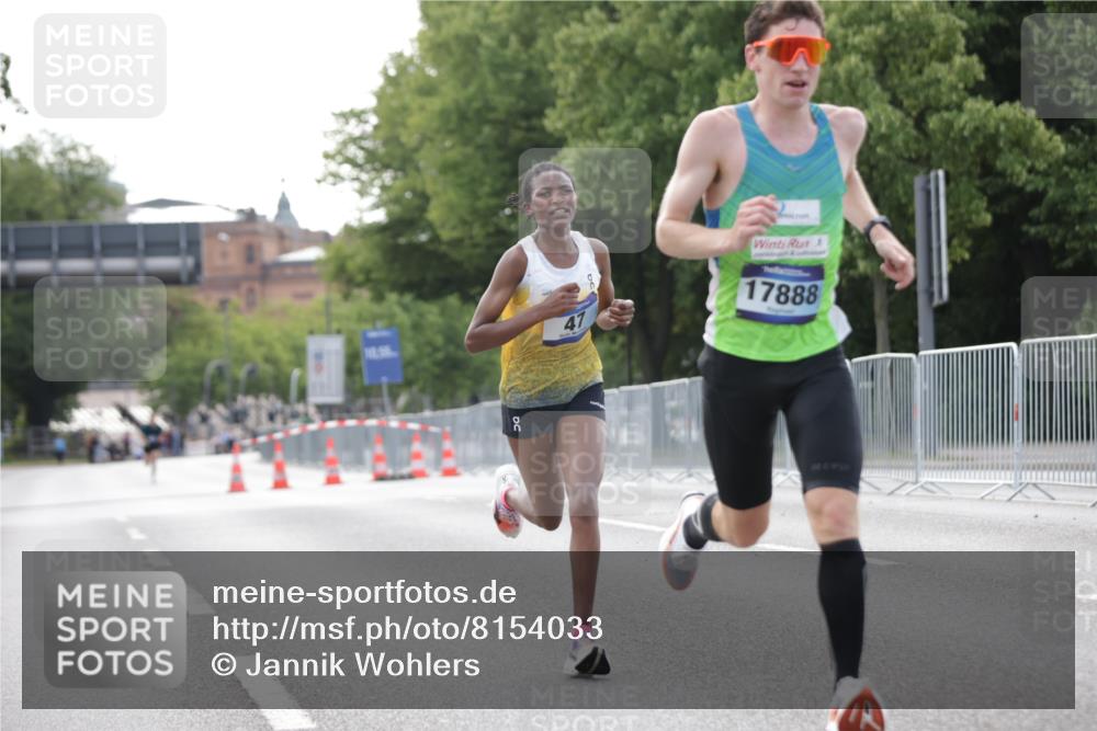 29.06.2025 - hella hamburg halbmarathon Jannik Wohlers http://msf.ph/oto/8154033 29.06.2025 09:35:14 Lombardsbrücke 36, 39, 47, 17888 meine-sportfotos.de