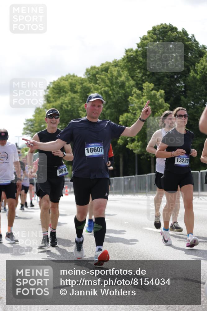 29.06.2025 - hella hamburg halbmarathon Jannik Wohlers http://msf.ph/oto/8154034 29.06.2025 10:16:04 Lombardsbrücke 1212, 1244, 1599, 2347, 2912, 3030, 3134, 3156, 3484, 3648, 3687, 4478, 4583, 5294, 6024, 6488, 7158, 7358, 7753, 8295, 8597, 8645, 8707, 8847, 8857, 9628, 9664, 9810, 10076, 10139, 10141, 10183, 10575, 11236, 11344, 11345, 11752, 12572, 12872, 12911, 13215, 13220, 13610, 13712, 13727, 13835, 13859, 14857, 15332, 15388, 15487, 16098, 16100, 16186, 16199, 16456, 16607, 16740, 17422, 17694, 17806, 17838, 17854, 17942 meine-sportfotos.de