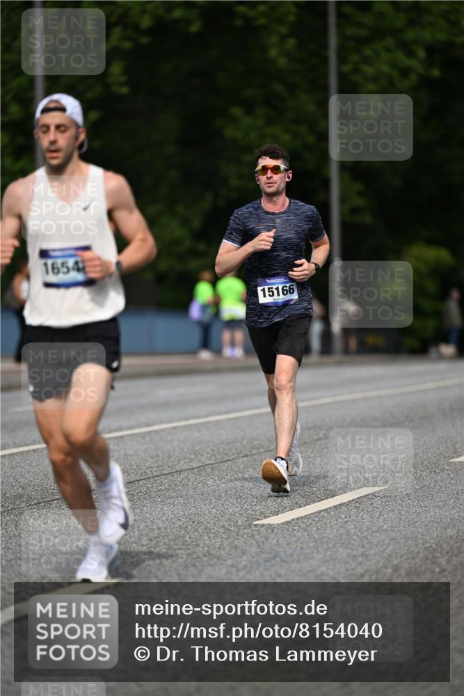 29.06.2025 - hella hamburg halbmarathon Dr. Thomas Lammeyer http://msf.ph/oto/8154040 29.06.2025 09:42:26 Kennedybrücke 51, 4524, 6699, 11342 meine-sportfotos.de