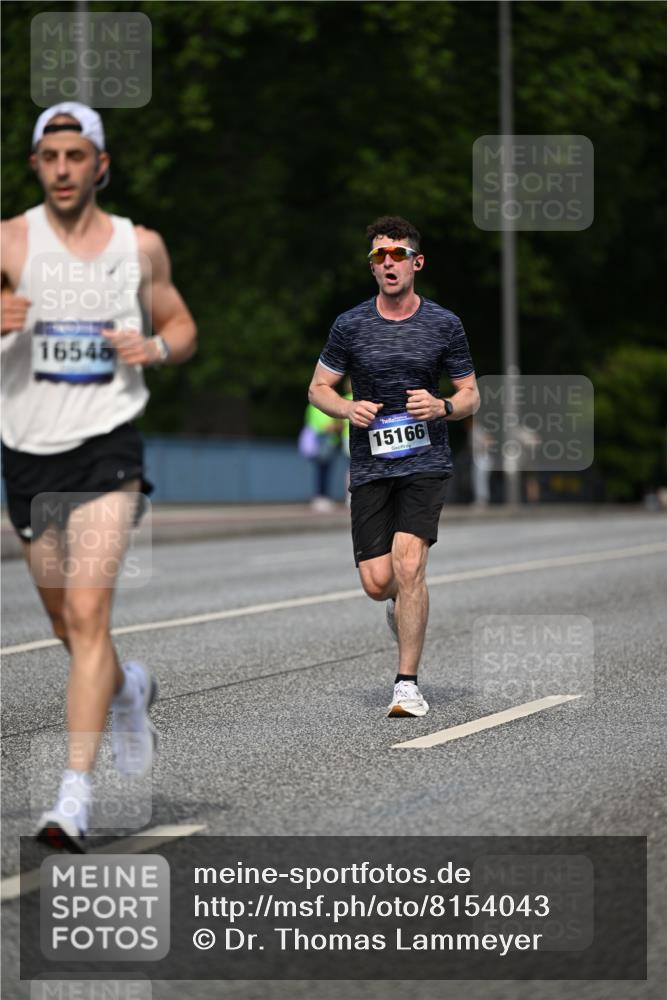 29.06.2025 - hella hamburg halbmarathon Dr. Thomas Lammeyer http://msf.ph/oto/8154043 29.06.2025 09:42:27 Kennedybrücke 51, 4524, 6699, 11342 meine-sportfotos.de