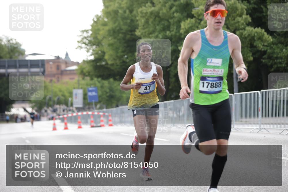 29.06.2025 - hella hamburg halbmarathon Jannik Wohlers http://msf.ph/oto/8154050 29.06.2025 09:35:14 Lombardsbrücke 36, 39, 47, 17888 meine-sportfotos.de