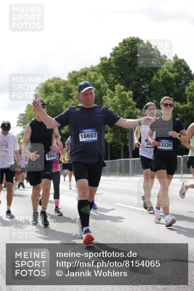 29.06.2025 - hella hamburg halbmarathon Jannik Wohlers http://msf.ph/oto/8154065 29.06.2025 10:16:05 Lombardsbrücke 1212, 1244, 1599, 1825, 2347, 2912, 3030, 3156, 3484, 3648, 3687, 4478, 4583, 5294, 6024, 6488, 7158, 7358, 7753, 8295, 8597, 8645, 8707, 8847, 8857, 9628, 9664, 9810, 10076, 10139, 10141, 10183, 10575, 11236, 11344, 11345, 11752, 12572, 12872, 12911, 13215, 13220, 13610, 13712, 13727, 13835, 13859, 14857, 15332, 15388, 15487, 16098, 16100, 16186, 16199, 16456, 16607, 16740, 17422, 17694, 17806, 17838, 17854, 17942 meine-sportfotos.de
