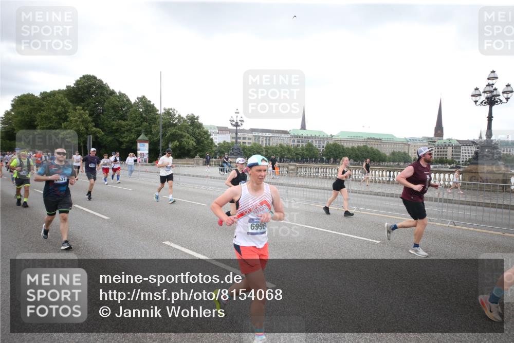 29.06.2025 - hella hamburg halbmarathon Jannik Wohlers http://msf.ph/oto/8154068 29.06.2025 10:53:17 Lombardsbrücke 1709, 1753, 1984, 2079, 2429, 3055, 4595, 4801, 5430, 5562, 5856, 5857, 6039, 6041, 6044, 6273, 6306, 6913, 6996, 7039, 7537, 7611, 7890, 9077, 9456, 9531, 9771, 9785, 11489, 11493, 12068, 12082, 12259, 12280, 12459, 13072, 13316, 13351, 14799, 14927, 15047, 15118, 15290, 15292, 15498, 15804, 15821, 15822, 16313, 16748, 16979, 17236, 17255, 17709, 18057, 18059, 18079, 18083, 18532, 18609, 18902 meine-sportfotos.de