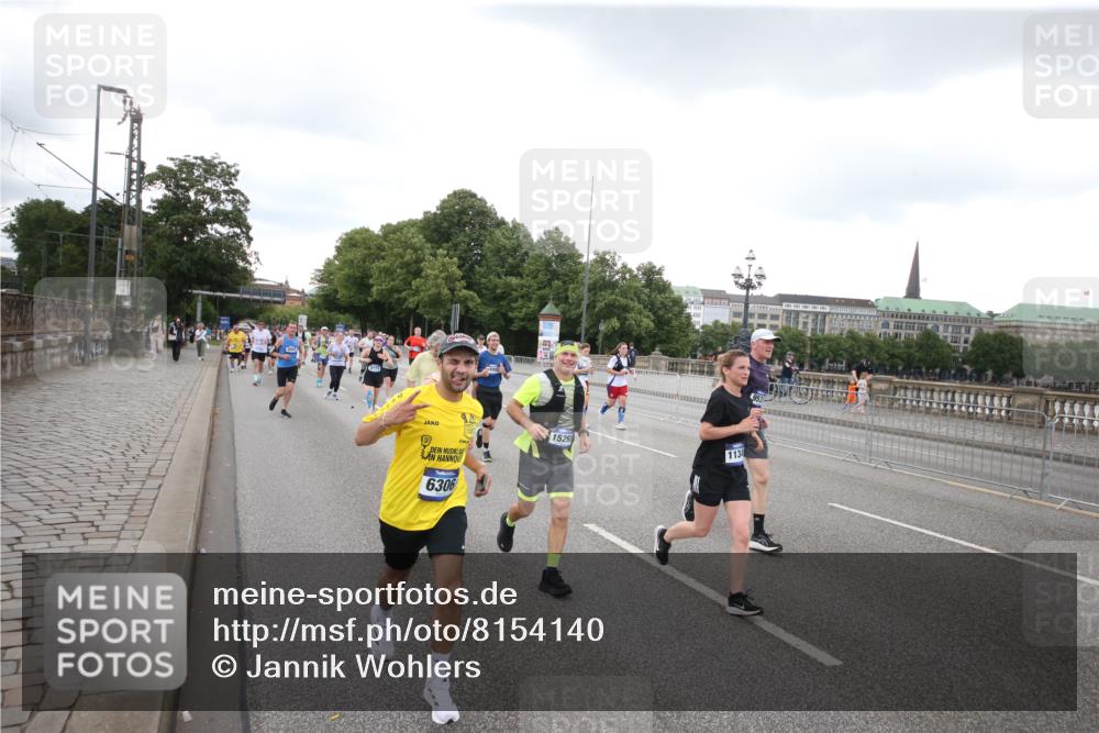 29.06.2025 - hella hamburg halbmarathon Jannik Wohlers http://msf.ph/oto/8154140 29.06.2025 10:53:20 Lombardsbrücke 1687, 1753, 2079, 2429, 3055, 4595, 4801, 5430, 5856, 5857, 6039, 6273, 6306, 6913, 6996, 7039, 7537, 7611, 7614, 7890, 9077, 9531, 9572, 9771, 11493, 12068, 12259, 12459, 13316, 14799, 14927, 15047, 15118, 15191, 15290, 15292, 15498, 15804, 15821, 15822, 16313, 16748, 17236, 17255, 17309, 17709, 18057, 18059, 18079, 18083, 18532, 18609, 18902 meine-sportfotos.de