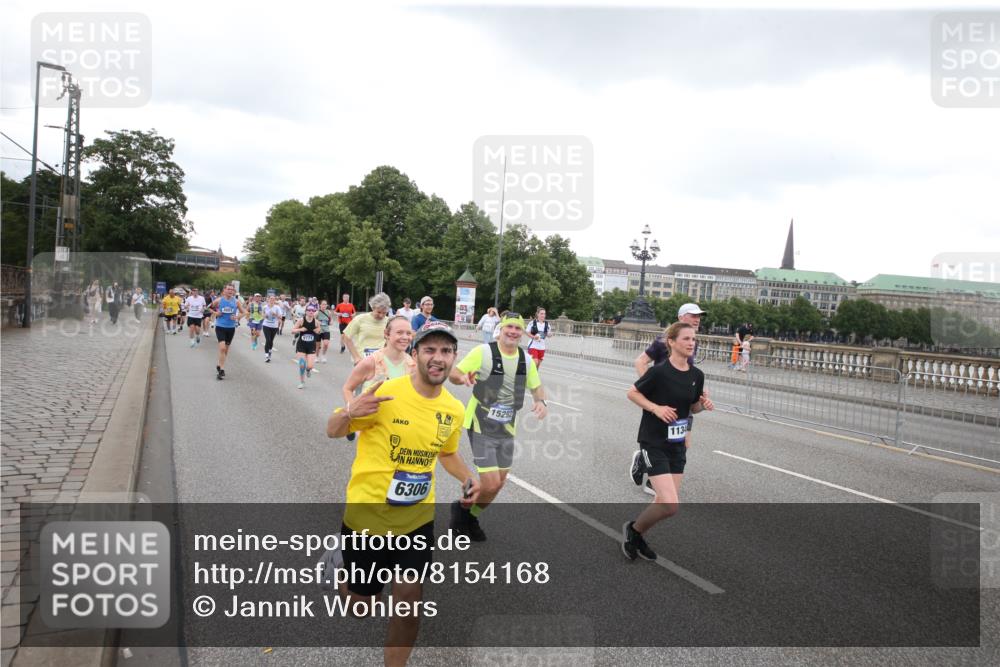 29.06.2025 - hella hamburg halbmarathon Jannik Wohlers http://msf.ph/oto/8154168 29.06.2025 10:53:20 Lombardsbrücke 1687, 1753, 2079, 2429, 3055, 4595, 4801, 5430, 5856, 5857, 6039, 6273, 6306, 6913, 6996, 7039, 7537, 7611, 7614, 7890, 9077, 9531, 9572, 9771, 11493, 12068, 12259, 12459, 13316, 14799, 14927, 15047, 15118, 15191, 15290, 15292, 15498, 15804, 15821, 15822, 16313, 16748, 17236, 17255, 17309, 17709, 18057, 18059, 18079, 18083, 18532, 18609, 18902 meine-sportfotos.de