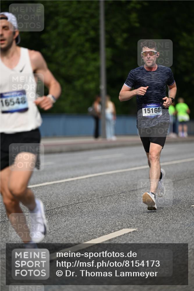 29.06.2025 - hella hamburg halbmarathon Dr. Thomas Lammeyer http://msf.ph/oto/8154173 29.06.2025 09:42:27 Kennedybrücke 51, 4524, 6699, 11342 meine-sportfotos.de