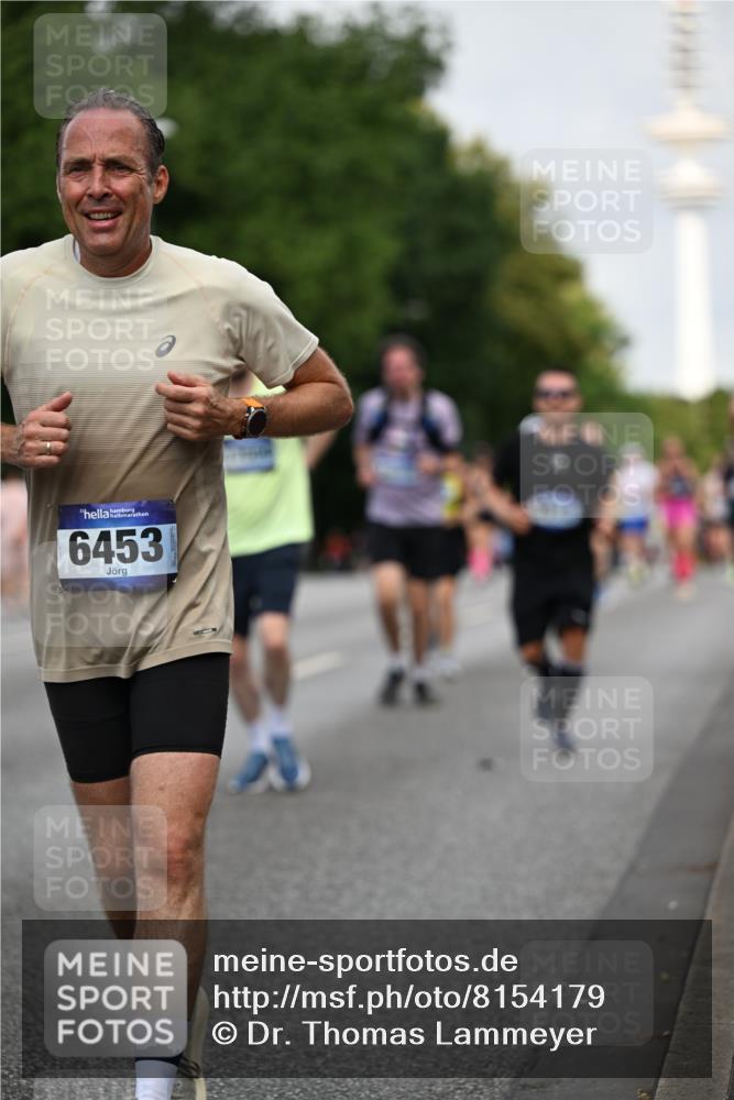 29.06.2025 - hella hamburg halbmarathon Dr. Thomas Lammeyer http://msf.ph/oto/8154179 29.06.2025 10:07:55 Kennedybrücke 1450, 2277, 2594, 2683, 4095, 4307, 4587, 5058, 5384, 5396, 5464, 5613, 6142, 6391, 6453, 7006, 7277, 7278, 7279, 7306, 7935, 8177, 8421, 8422, 8423, 8469, 8484, 9899, 10389, 11402 meine-sportfotos.de
