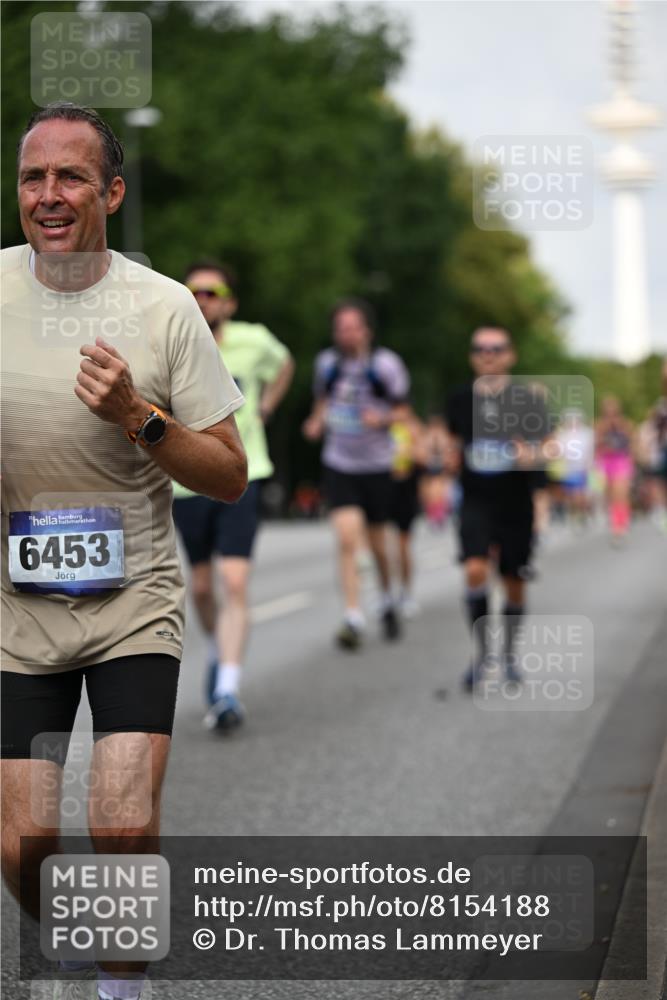 29.06.2025 - hella hamburg halbmarathon Dr. Thomas Lammeyer http://msf.ph/oto/8154188 29.06.2025 10:07:55 Kennedybrücke 1450, 2277, 2594, 2683, 4095, 4307, 4587, 5058, 5384, 5396, 5464, 5613, 6142, 6391, 6453, 7006, 7277, 7278, 7279, 7306, 7935, 8177, 8421, 8422, 8423, 8469, 8484, 9899, 10389, 11402 meine-sportfotos.de