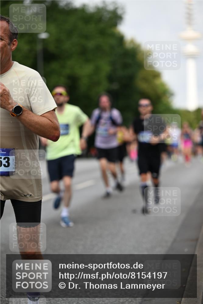 29.06.2025 - hella hamburg halbmarathon Dr. Thomas Lammeyer http://msf.ph/oto/8154197 29.06.2025 10:07:55 Kennedybrücke 1450, 2277, 2594, 2683, 4095, 4307, 4587, 5058, 5384, 5396, 5464, 5613, 6142, 6391, 6453, 7006, 7277, 7278, 7279, 7306, 7935, 8177, 8421, 8422, 8423, 8469, 8484, 9899, 10389, 11402 meine-sportfotos.de