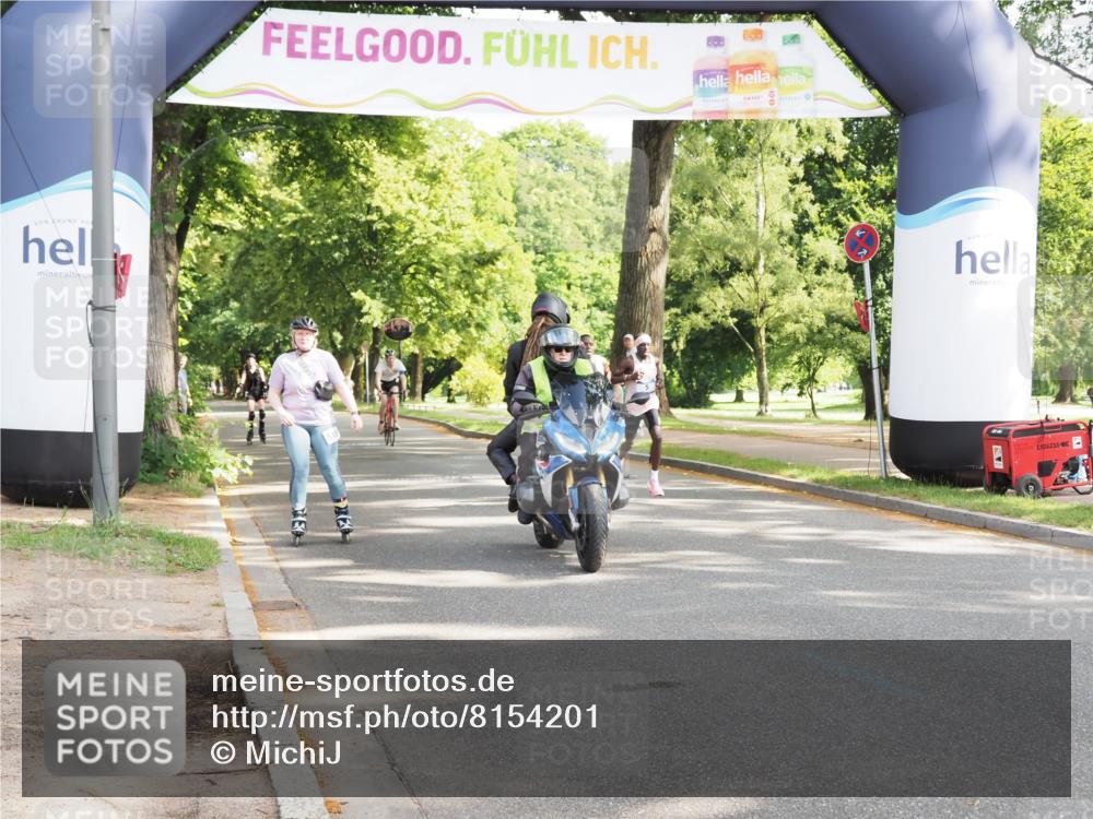 29.06.2025 - hella hamburg halbmarathon MichiJ http://msf.ph/oto/8154201 29.06.2025 09:54:08 Zwischen KM18-KM19  meine-sportfotos.de