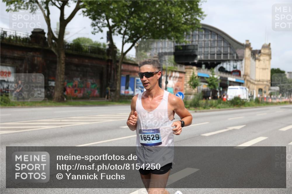 29.06.2025 - hella hamburg halbmarathon Yannick Fuchs http://msf.ph/oto/8154250 29.06.2025 10:12:53 20KM 4116, 16529, 18694 meine-sportfotos.de