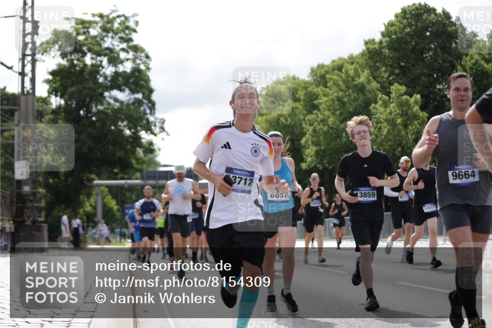 29.06.2025 - hella hamburg halbmarathon Jannik Wohlers http://msf.ph/oto/8154309 29.06.2025 10:16:12 Lombardsbrücke 1244, 1825, 2347, 2912, 3030, 3156, 3176, 3484, 3687, 4478, 5036, 5037, 6024, 6488, 7158, 7358, 8295, 8317, 8707, 8847, 8857, 9332, 9492, 9664, 9676, 9810, 10076, 10232, 10575, 11236, 11335, 11428, 11442, 11752, 12230, 12417, 12872, 12911, 13114, 13220, 13712, 13727, 13835, 13859, 14219, 14857, 15658, 15861, 16098, 16100, 16186, 16199, 16376, 16456, 16607, 16740, 16856, 17422, 17604, 17694, 17838, 17845, 17854, 17857, 17942 meine-sportfotos.de