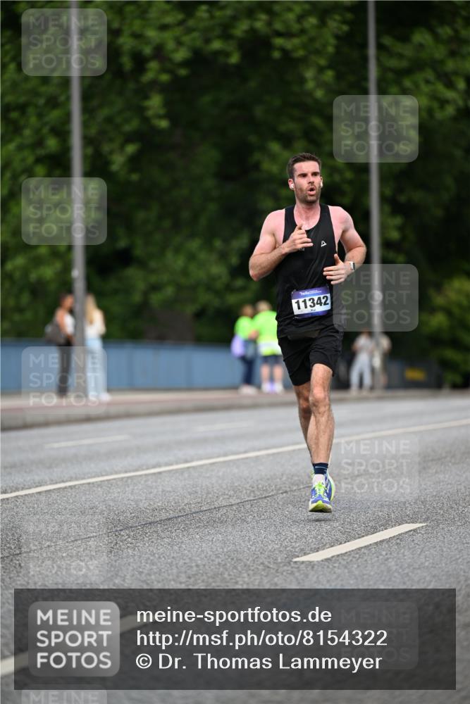 29.06.2025 - hella hamburg halbmarathon Dr. Thomas Lammeyer http://msf.ph/oto/8154322 29.06.2025 09:42:34 Kennedybrücke 51, 6380, 6699, 11342 meine-sportfotos.de