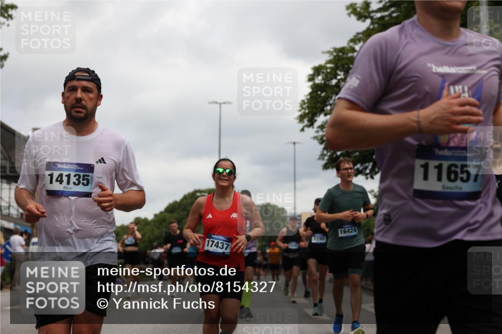 29.06.2025 - hella hamburg halbmarathon Yannick Fuchs http://msf.ph/oto/8154327 29.06.2025 10:57:49 20KM 1254, 1316, 1334, 1464, 2685, 4328, 5305, 5384, 7290, 8561, 9191, 10705, 10766, 11149, 11527, 11657, 11771, 12315, 12316, 12662, 13171, 13841, 14135, 14493, 15093, 15532, 15897, 16424, 16426, 16639, 16995, 17061, 17071, 17112, 17437, 17685, 17686, 17730, 17894, 18122, 18395, 18581, 18717 meine-sportfotos.de